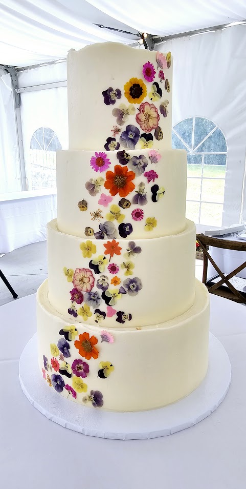 Wedding cake with florals